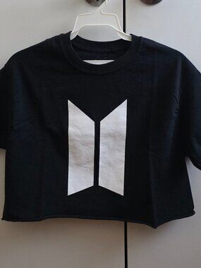BTS LOGO CROPPED SHIRT